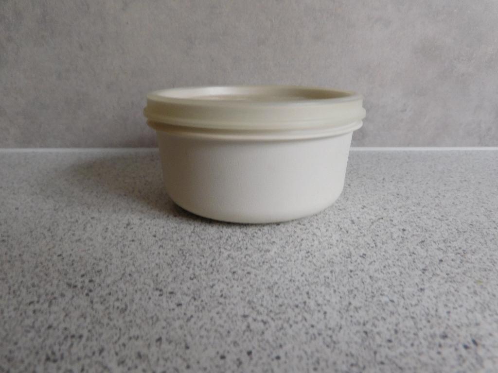 Tupperware Ruimteschaal 200 ml. Creme, Ophalen of Verzenden, Zo goed als nieuw, Crème, Schaal