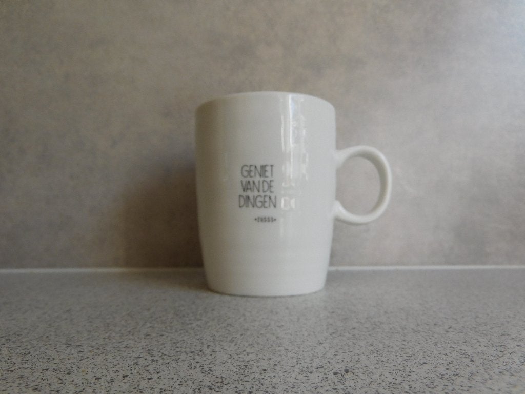 Mok 220 ml. 10,5x8 cm. Geniet van de dingen Zusss, Huis en Inrichting, Overige merken, Ophalen of Verzenden, Zo goed als nieuw