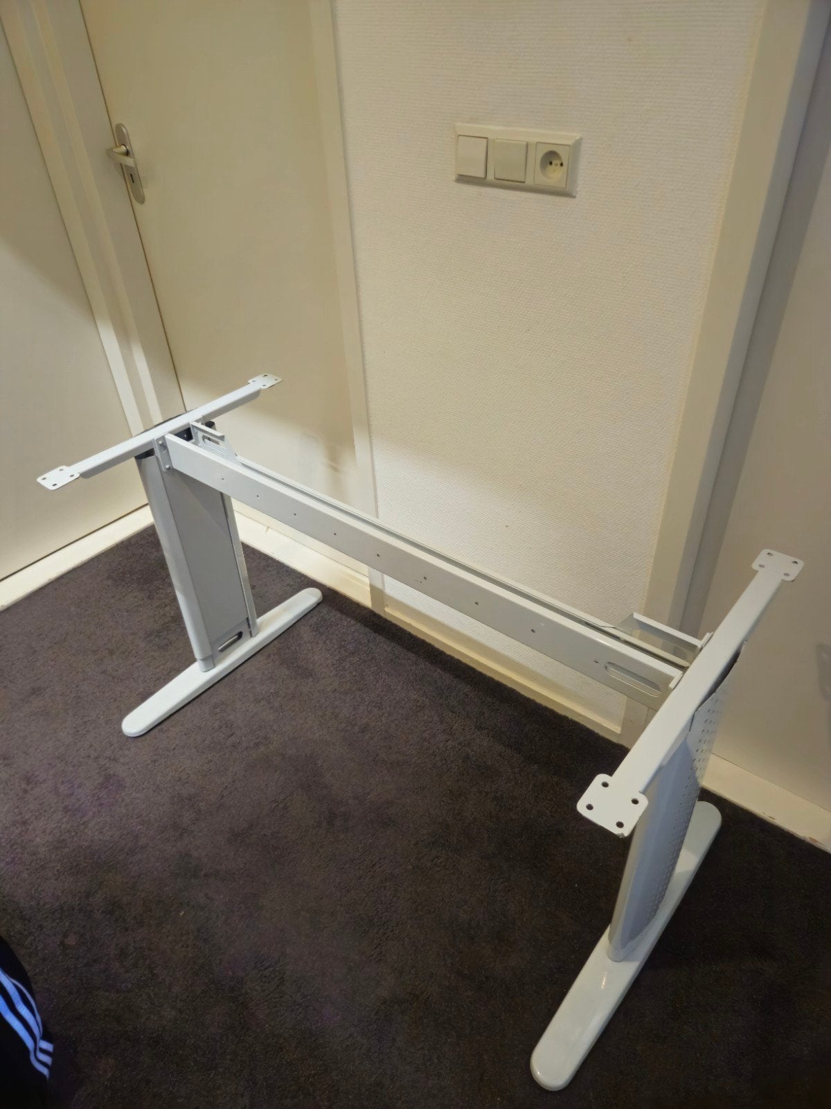 Stevig verstelbaar bureau onderstel max 210 cm, Ophalen, Elektrisch, Gebruikt