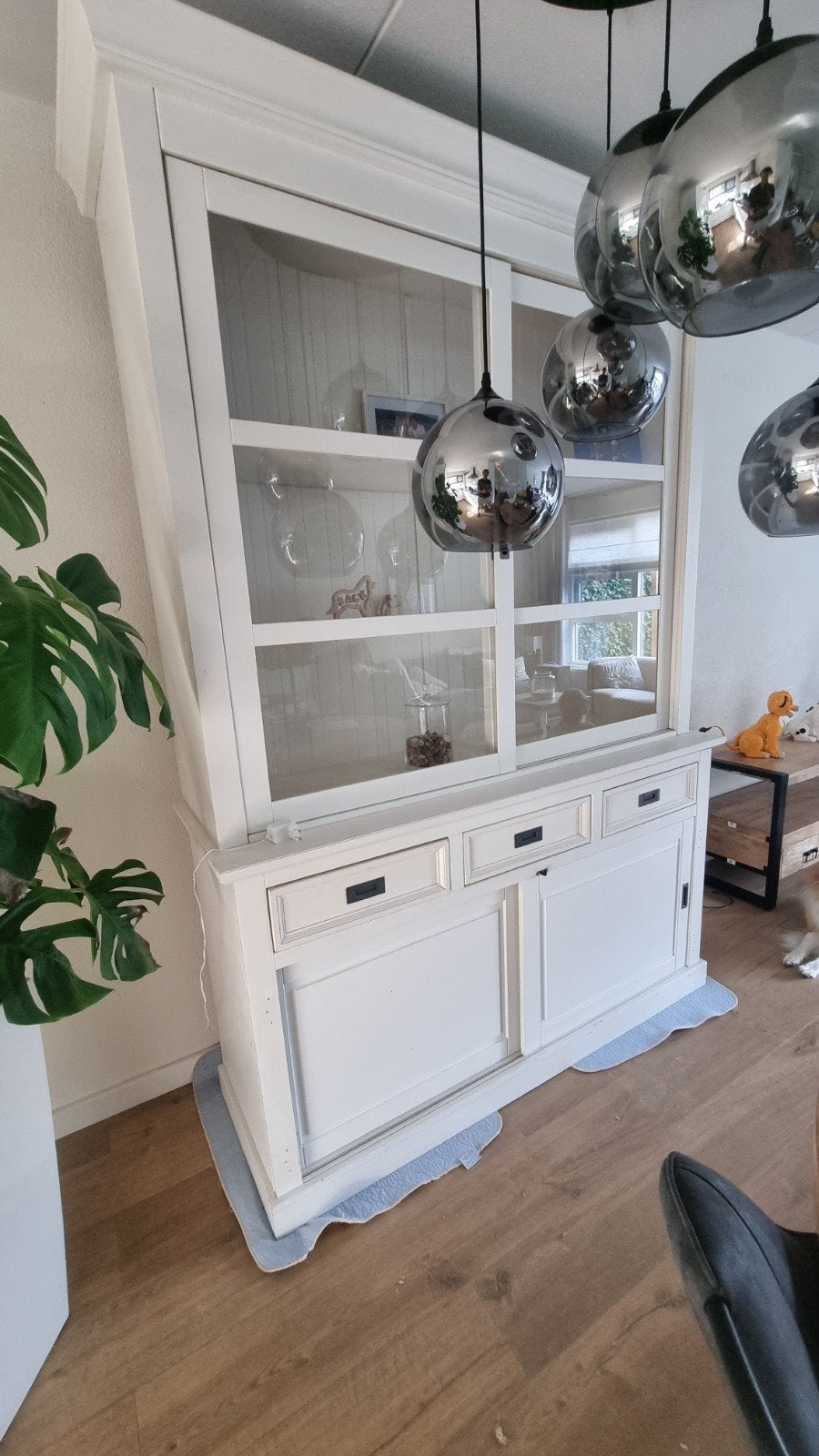 Witte buffetkast met glazen deuren en lades, Gebruikt, Met deur(en), 150 tot 200 cm, Ophalen of Verzenden