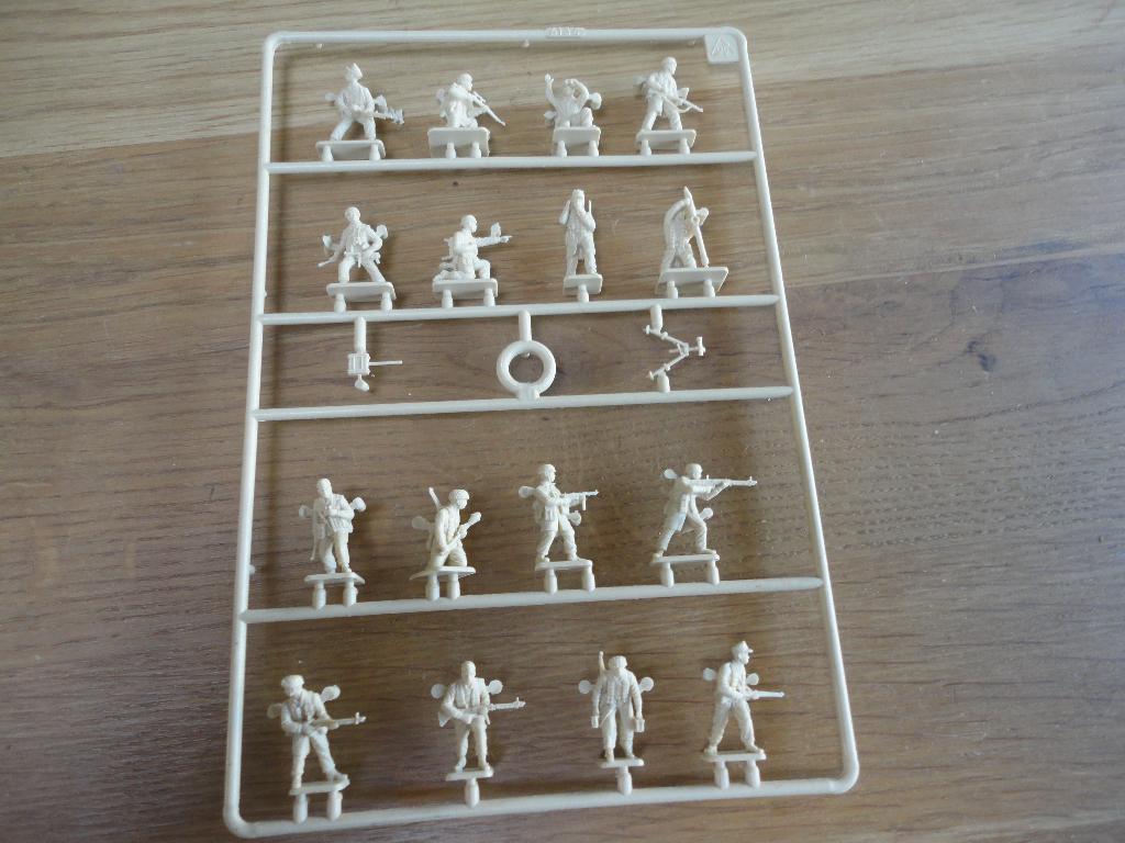 Diverse poppetjes van Heller en airfix, Ophalen of Verzenden, Nieuw, 1:50 of kleiner, Figuur of Figuren