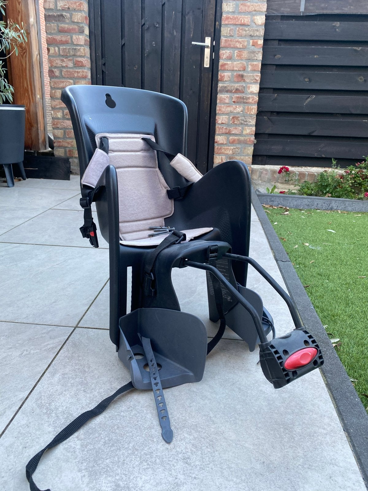 Gebruikt fietsstoeltje voor kinderen - Achterzitje, Fietsen en Brommers, Ophalen, Achterzitje, 9 t/m 18 kg, Gebruikt