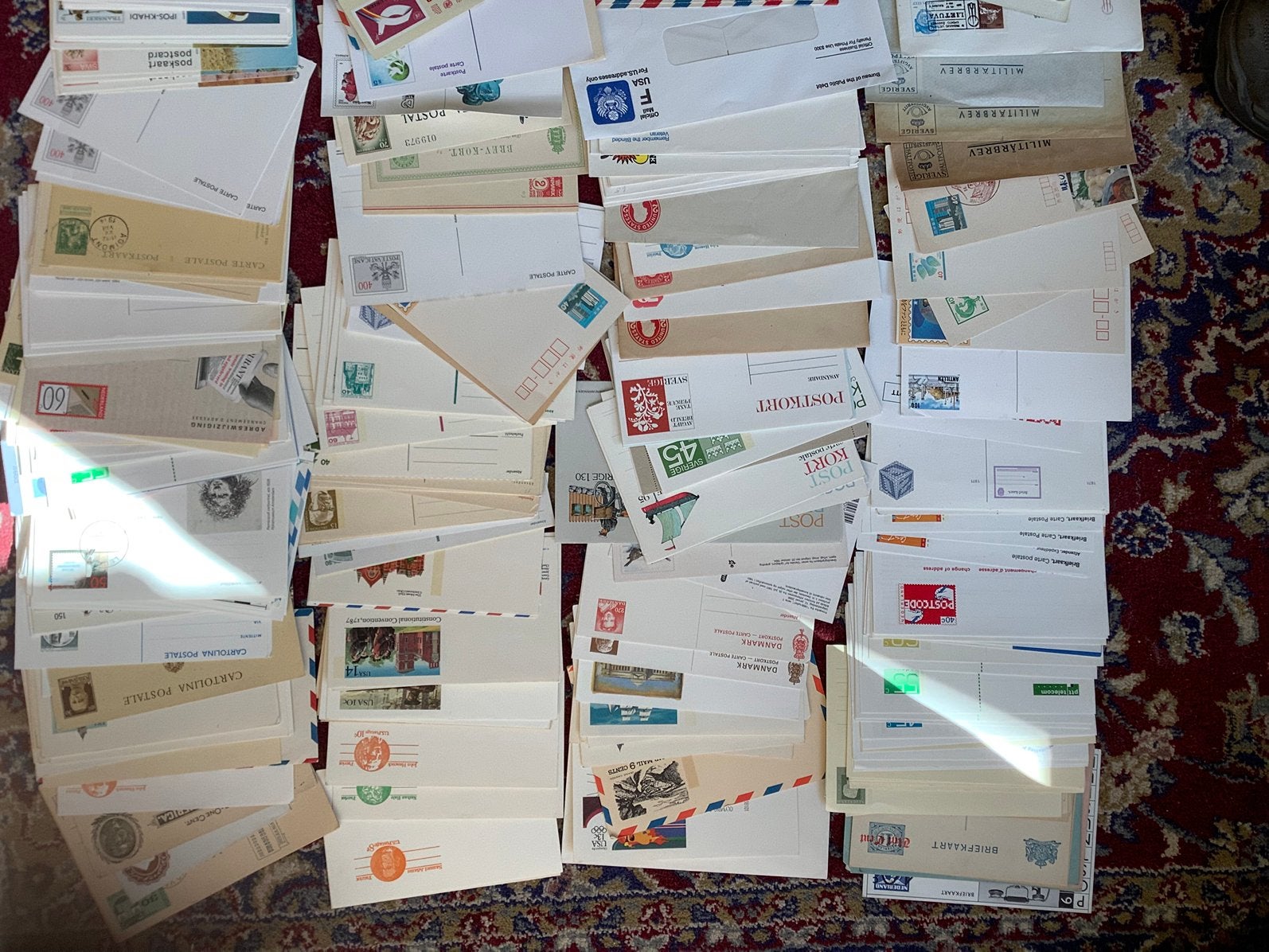 DOOS M ONG. 1100 ONGEBR BRIEFKAARTS POSTSTUKKEN AEROGRAMMEN, Ophalen of Verzenden, Overige typen