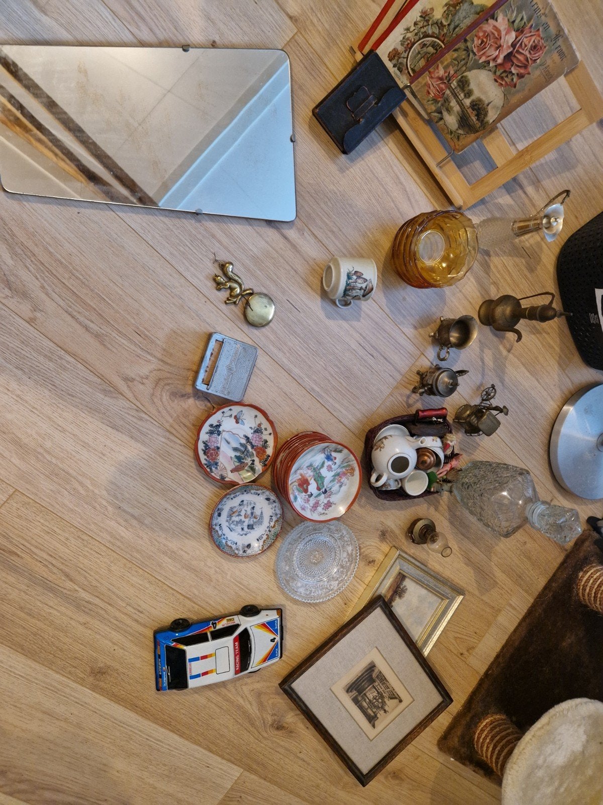 Rommelmarkt alles één prijs, niet uitzoeken, alles mee., Ophalen