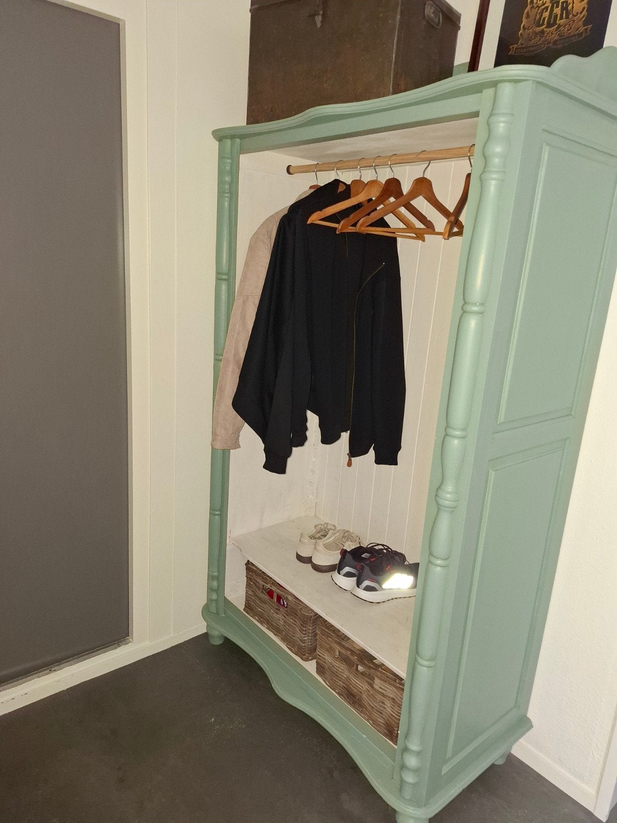 Vintage kledingkast/garderobekast in mintgroen, Huis en Inrichting, Ophalen, Gebruikt, Met plank(en), 50 tot 100 cm