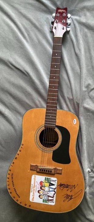 Door John Sebastian gesigneerde Washburn gitaar, Ophalen of Verzenden, Gebruikt, Western- of Steelstringgitaar, Met koffer