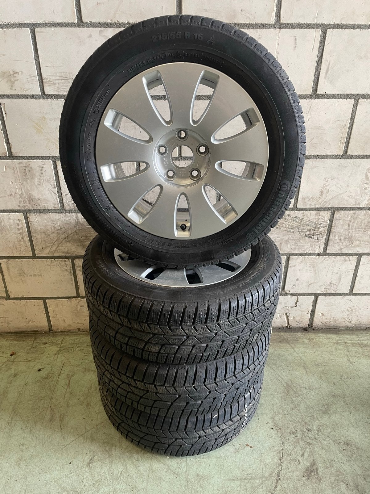 16 inch lichtmetalen Audi A4 velgen met Continental winterba, 16 inch, Banden en Velgen, Berkvens, Personenwagen
