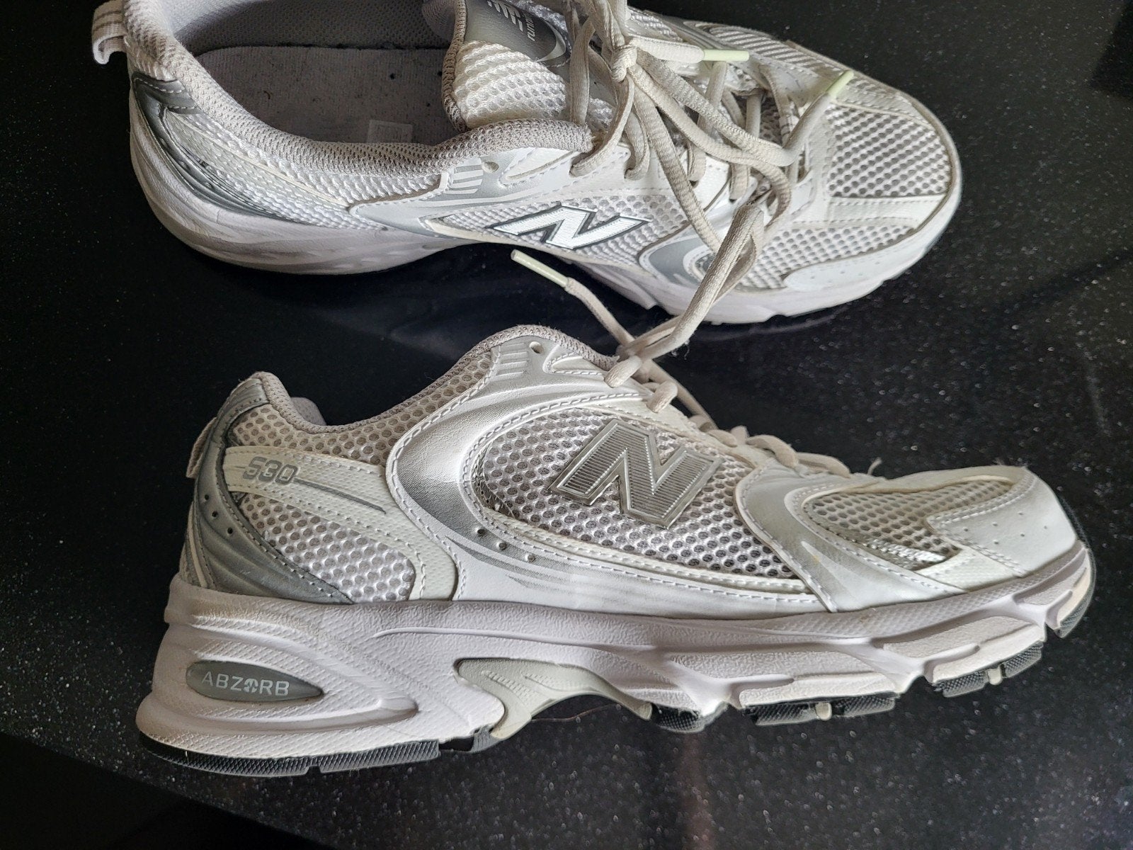 New Balance wit met zilver, Ophalen of Verzenden, Zo goed als nieuw, Wit, Sneakers of Gympen