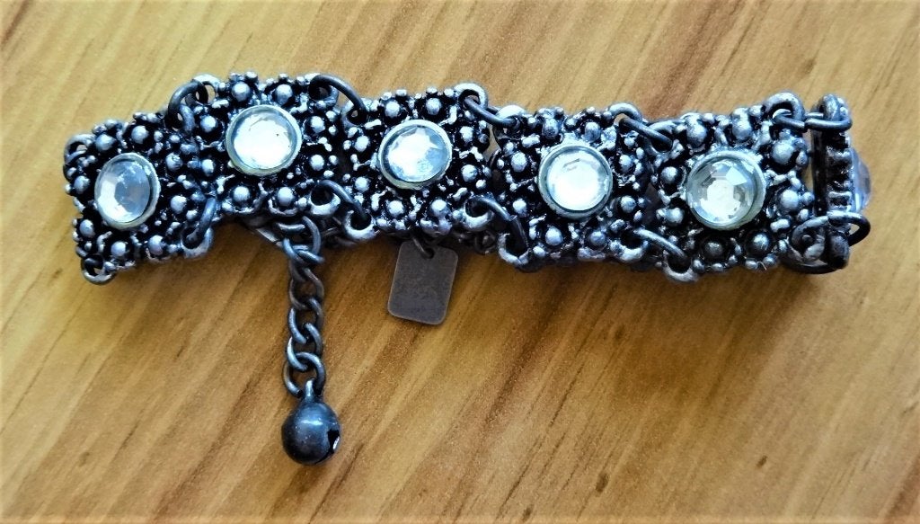 Trendy armband van Trendy oud-zilver strass wit NIEUW!, Sieraden, Tassen en Uiterlijk, Overige materialen, Nieuw, Ophalen of Verzenden