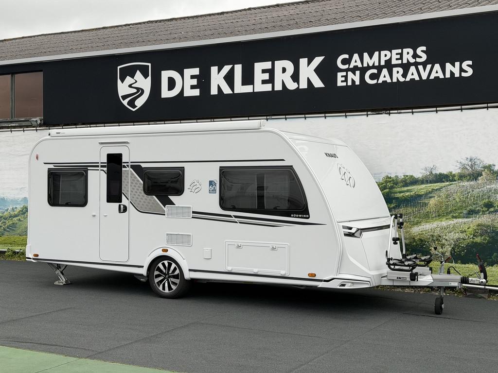 Knaus SUDWIND 500 EU 60 YEARS (bj 2024), Caravans en Kamperen, Caravans, 7 tot 8 meter, Bedrijf, Kachel, Info@deklerkcaravans.nl