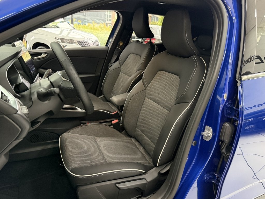 Foto 36 van Mitsubishi Colt 1.6 HEV Instyle 8 Jaar Fabriek Garantie