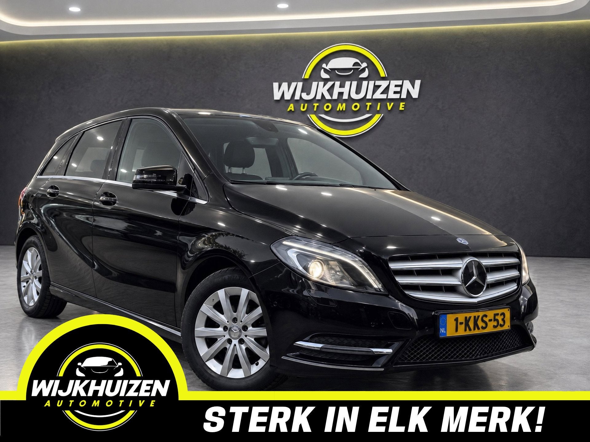 Mercedes-Benz B-klasse 180 Ambition Automaat met Airco ! Nav, Auto's, Dealer onderhouden, Gebruikt, 4 cilinders, Bi-Xenon koplampen