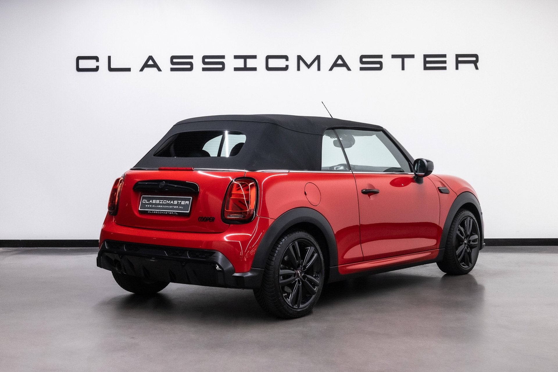 MINI Cabrio 1.5 Cooper John Cooper Works (bj 2022), Auto's, 136 pk, Gebruikt, Zwart, Cabriolet