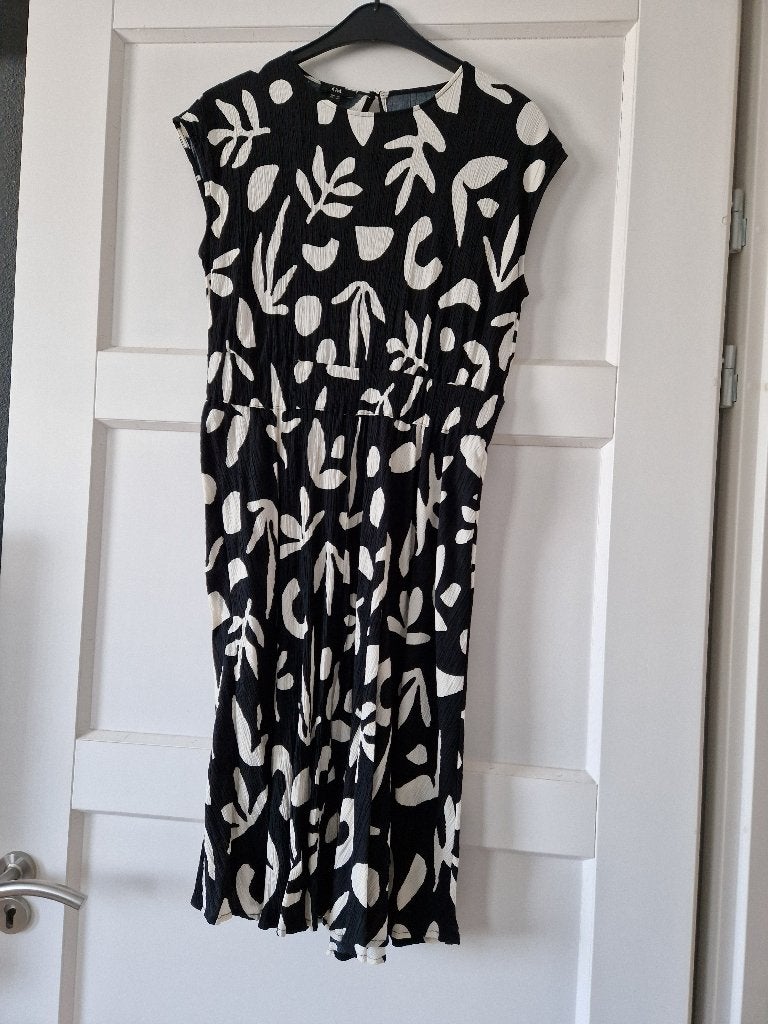 Midi jurk zonder mouw, zwart met wit, maat 40, Kleding | Dames, Maat 38/40 (M), Zwart, Ophalen of Verzenden, Zo goed als nieuw