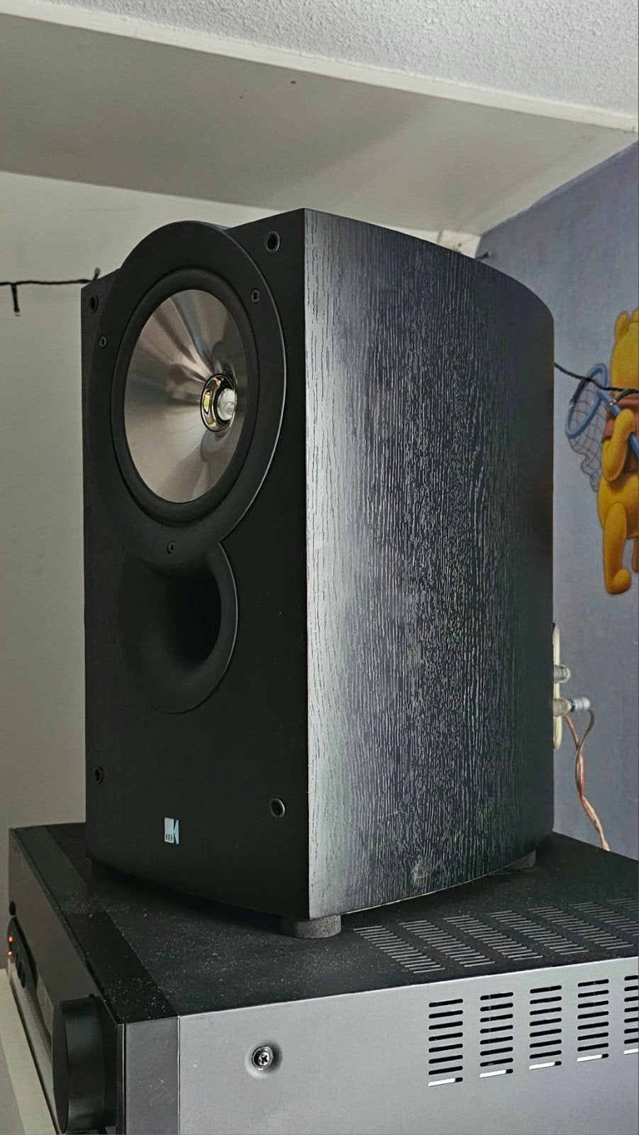 Een set KEF IQ3's.