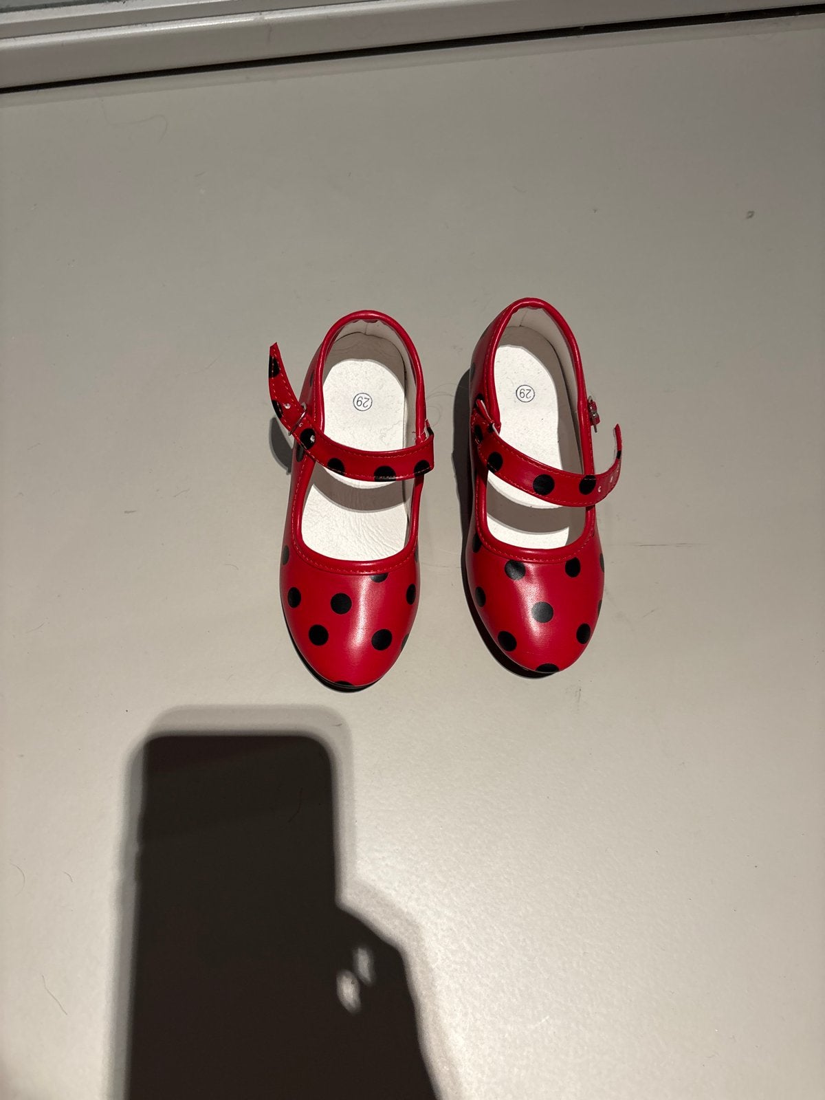 Nieuwe Spaanse schoentjes, rood met stippen, maat 29, Ophalen of Verzenden, Nieuw, Meisje, Schoenen