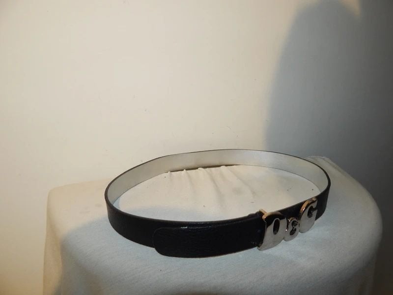Dolce & Gabbana zwarte leren riem zilveren merk gesp, Kleding | Dames, Dolce & Gabbana, 80 tot 90 cm, Verzenden, Tailleriem