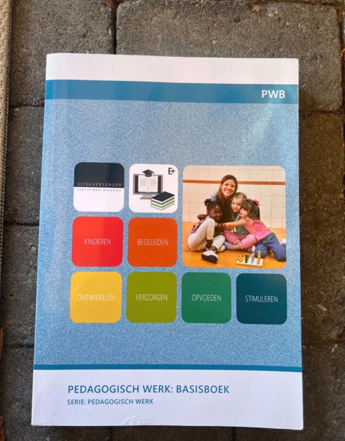 Pedagogisch medewerker basisboek, Ophalen of Verzenden, Zo goed als nieuw, Overige niveaus, Overige vakken