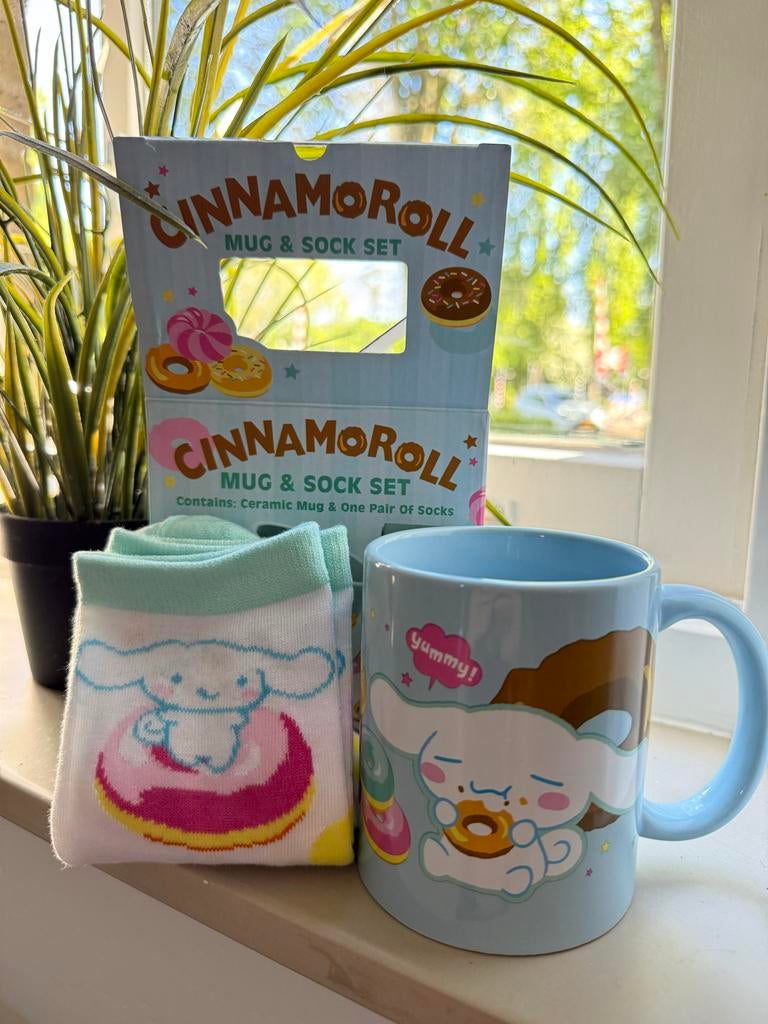 Cinnamoroll mok en sokken set - Nieuw, Ophalen of Verzenden, Nieuw, Meerkleurig, Steen/keramiek