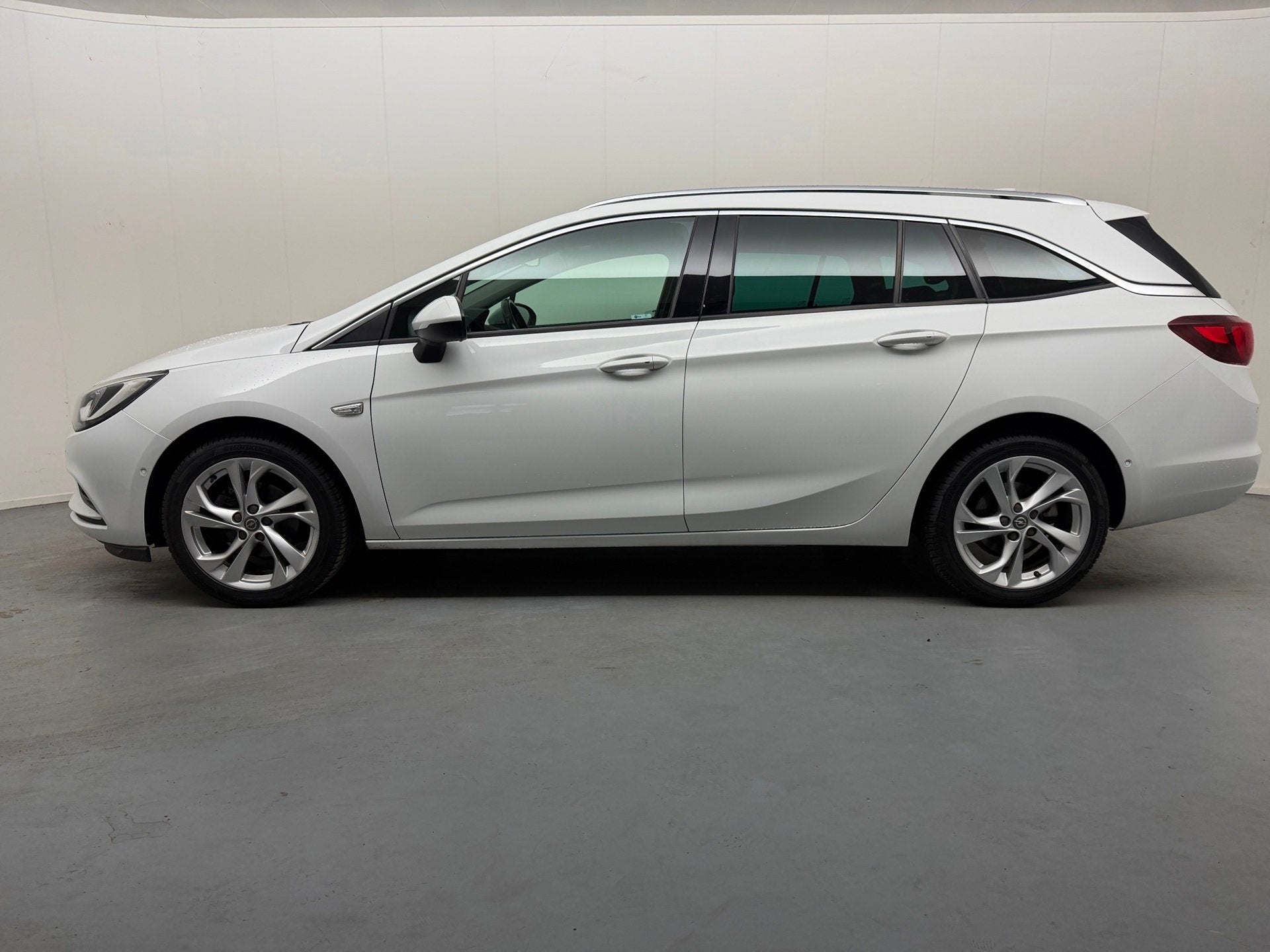 Opel Astra Sports Tourer 1.4 Innovation, Voorwielaandrijving, Gebruikt, Euro 6, 4 cilinders
