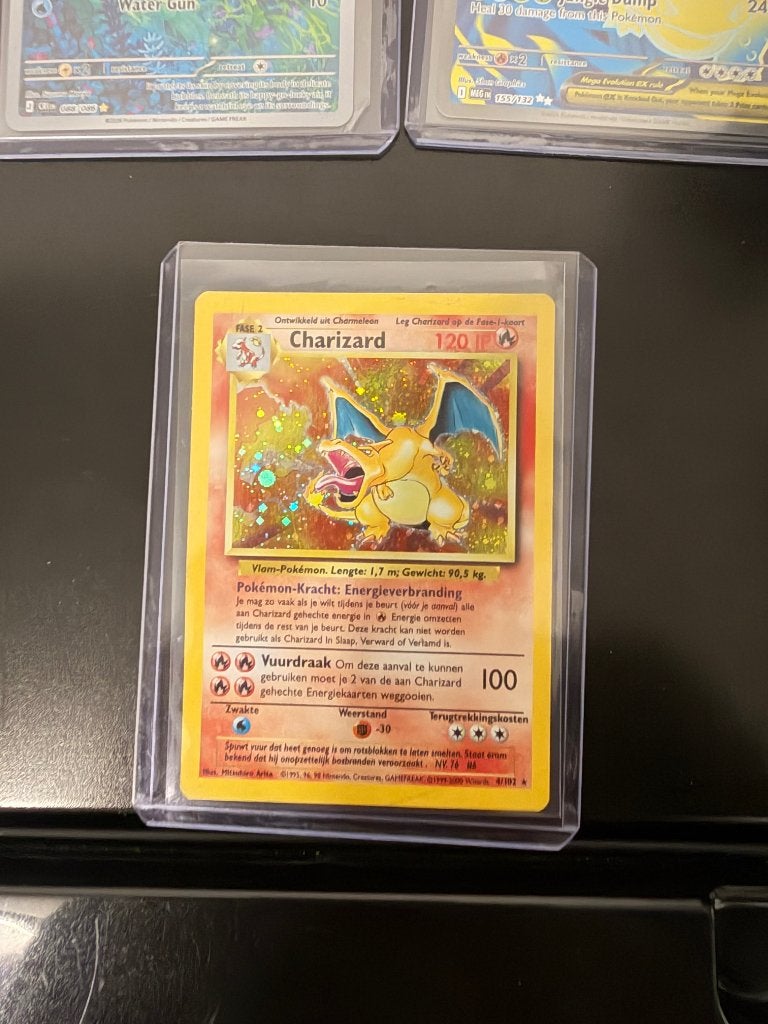 Charizard base set Nederlandse editie. - erg goede staat, Ophalen of Verzenden, Zo goed als nieuw, Losse kaart