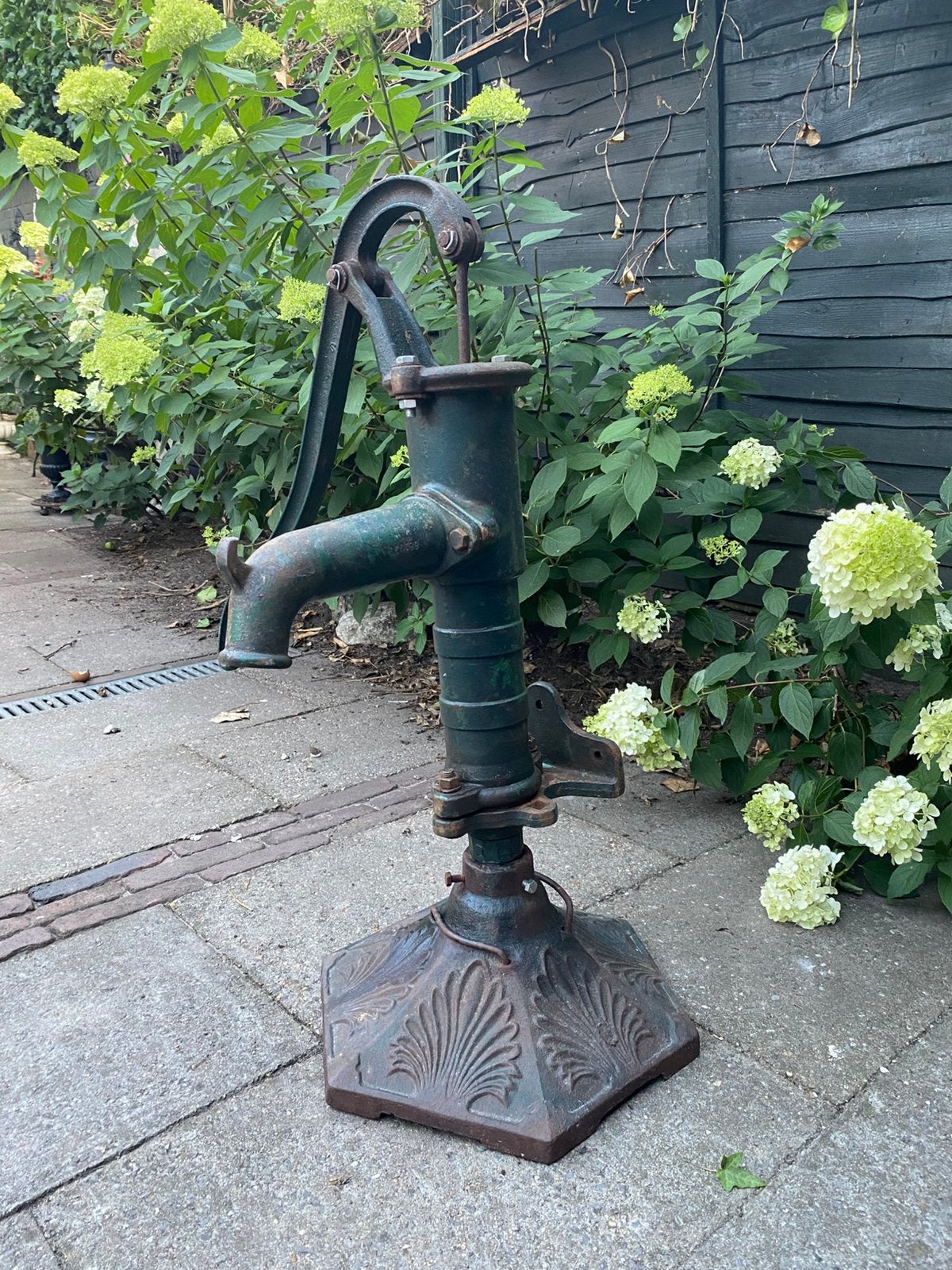 Mooie Antieke brocante gietijzeren zwengelpomp handpomp, Ophalen, Zo goed als nieuw, Gietijzer, Overige typen