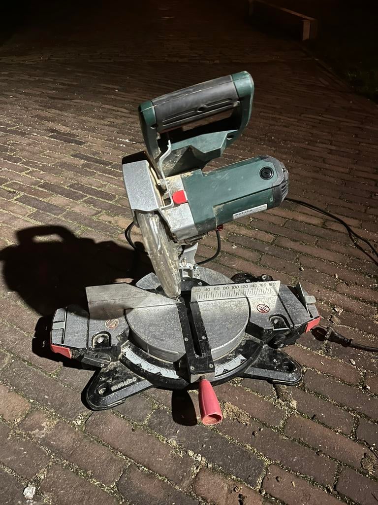Metabo ks216 afkortzaag - Defect, Doe-het-zelf en Verbouw, Gereedschap | Zaagmachines, Gebruikt, Afkortzaag, 1200 watt of meer