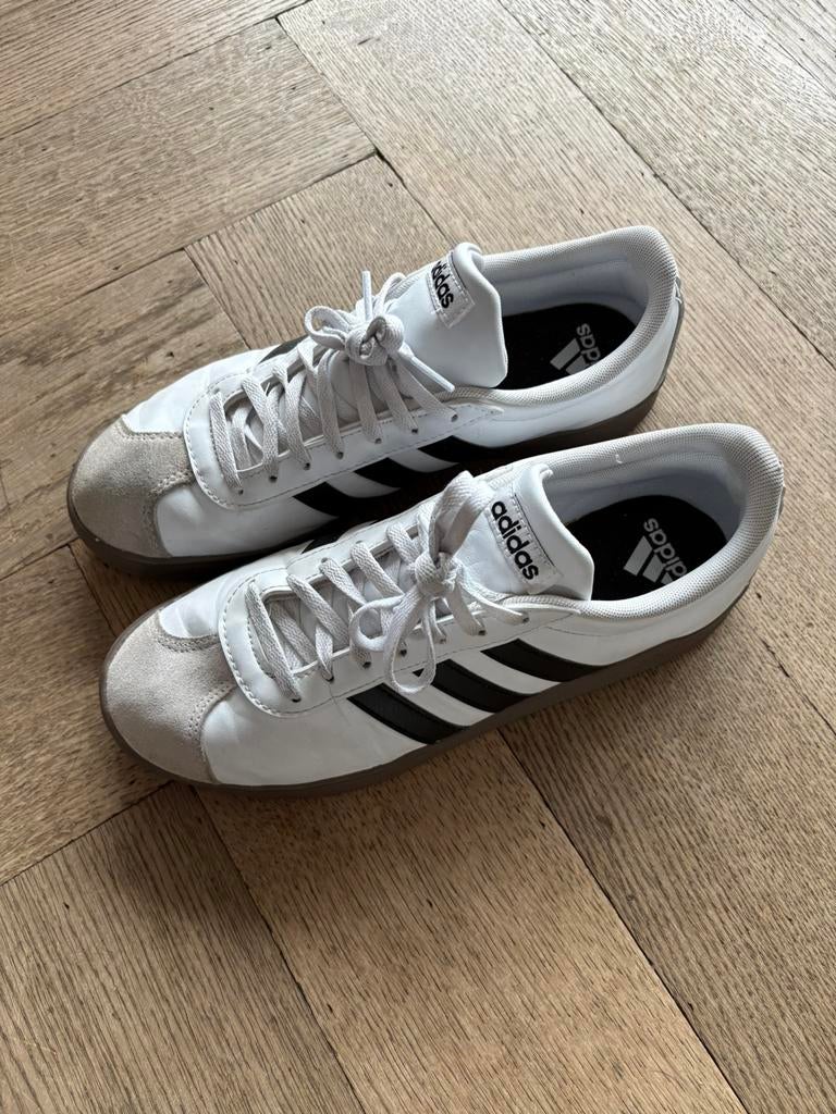 Adidas vL court base sneakers 41 1/3, Ophalen of Verzenden, Zo goed als nieuw, Wit, Sneakers of Gympen