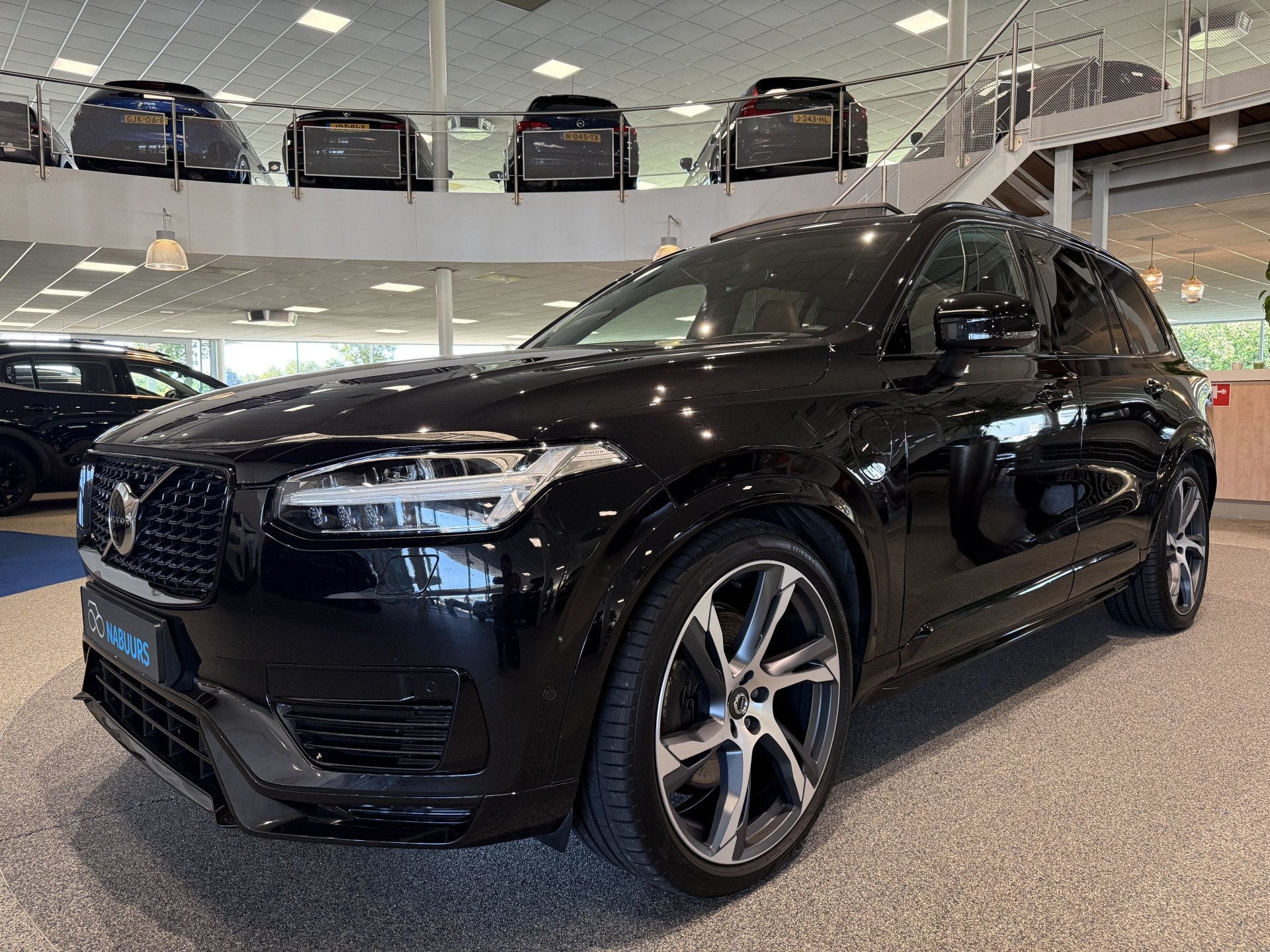 Foto 5 van Volvo XC90 2.0 T8 Recharge AWD R-Design, Trekhaak, Luchtveri