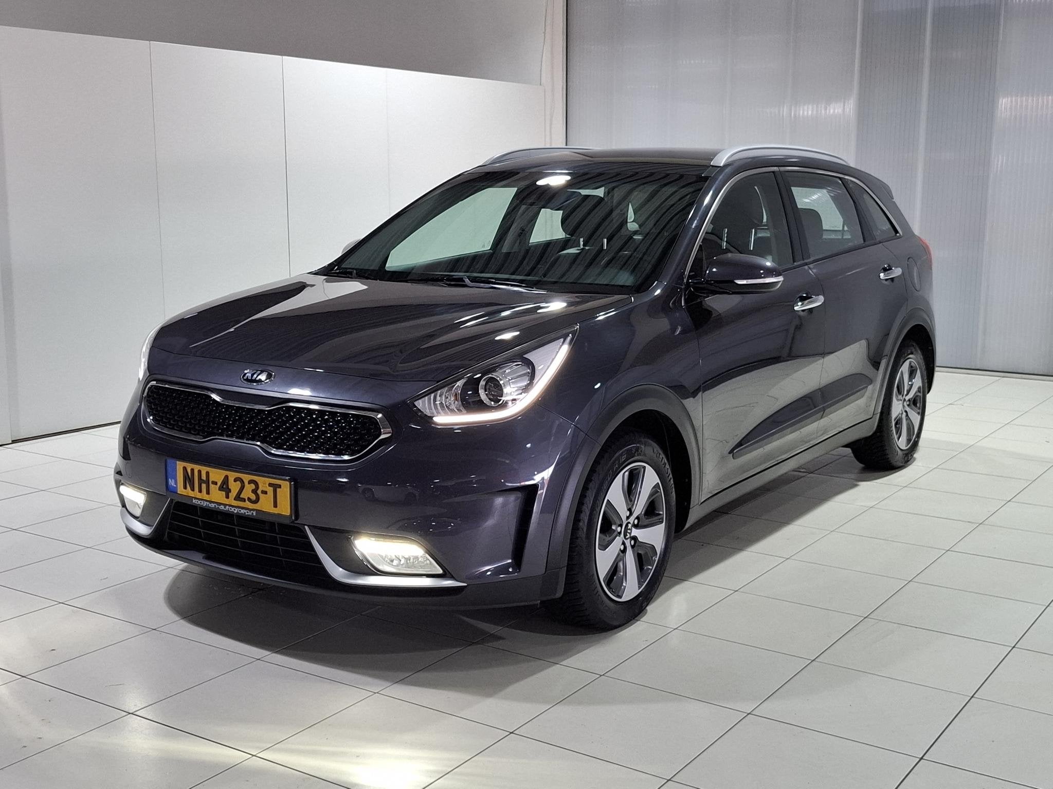 Kia Niro 1.6 GDi Hybrid First Edition Apple Carplay/Android, Auto's, Gebruikt, Euro 6, 2 kWh, Leder en Stof