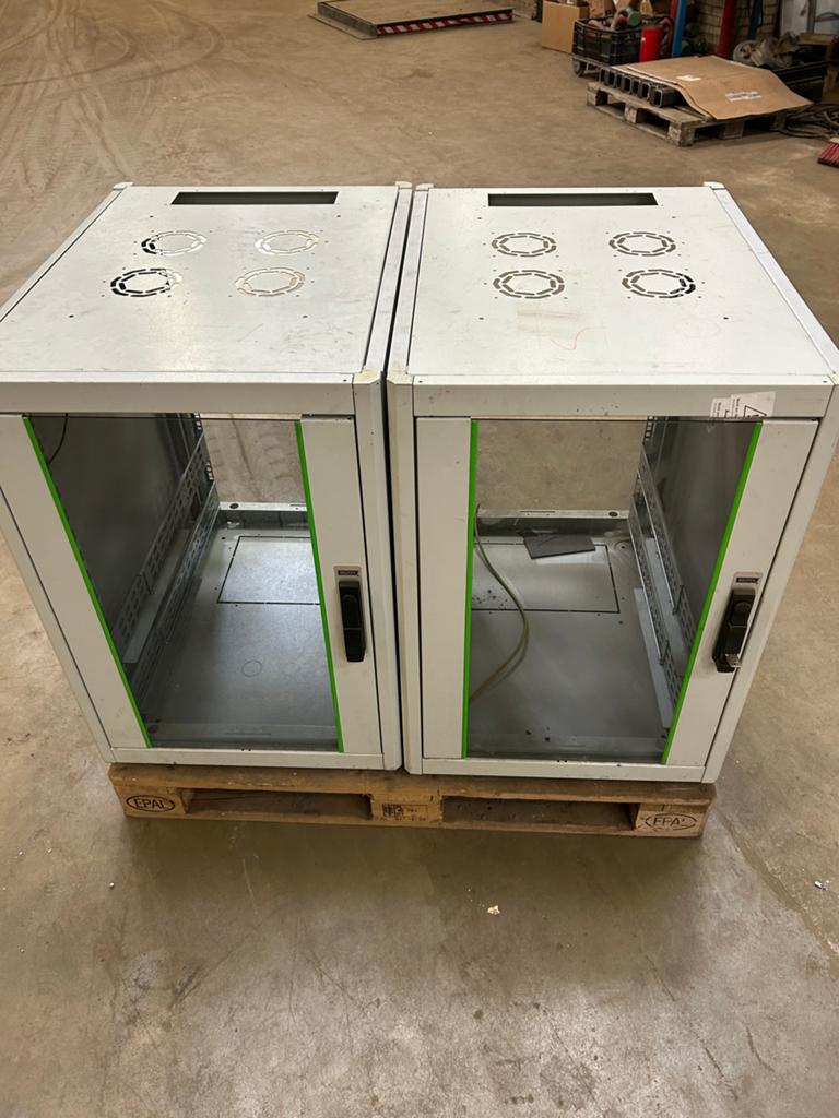 2x Serverkast 86x60x80 cm met sleutels, Computers en Software, Ophalen, Gebruikt, Glas, Plaatstaal
