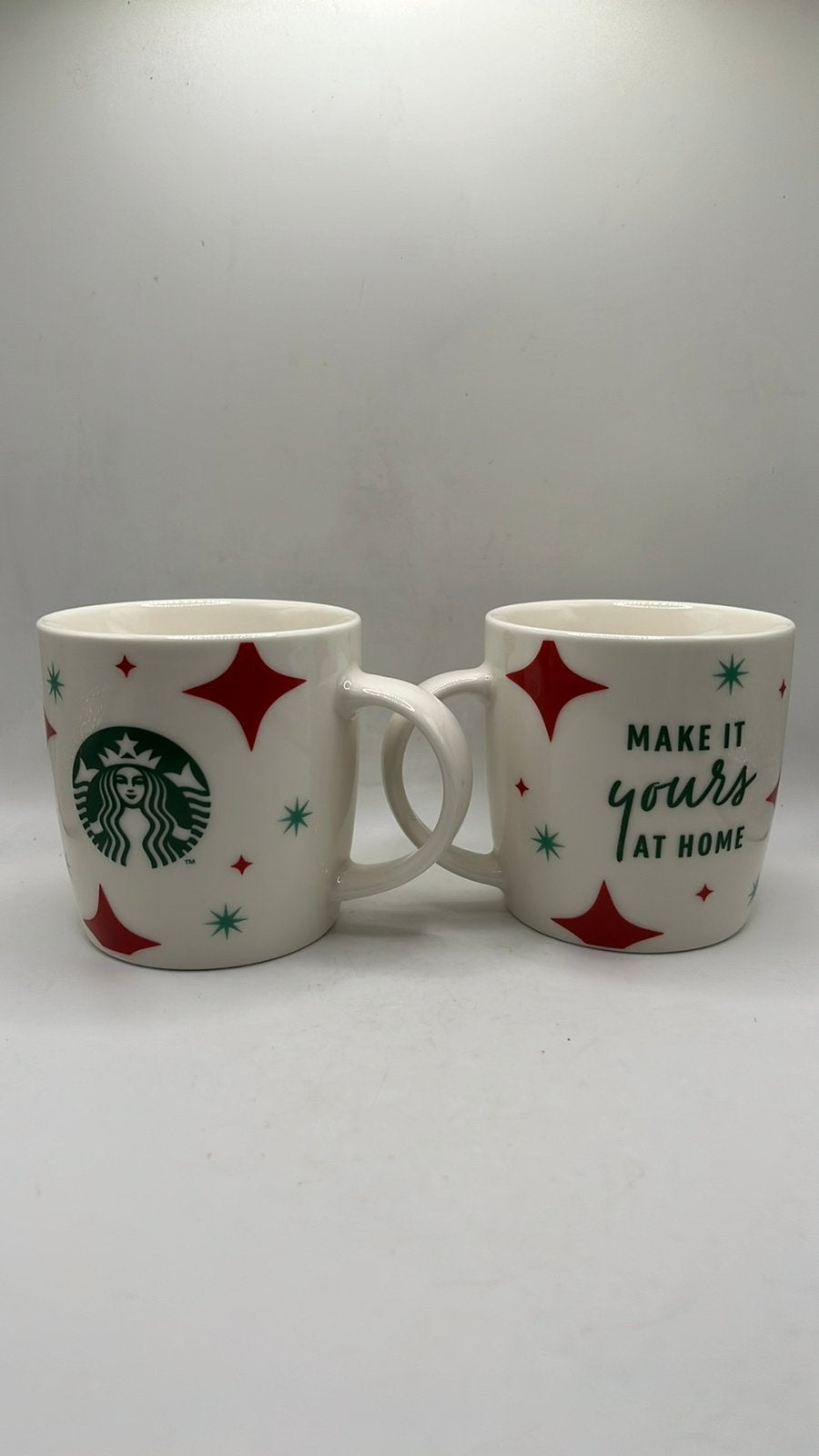 2 Starbucks Kerstmokken 2023 voor Nestlé., Ophalen of Verzenden, Zo goed als nieuw, Overige stijlen, Kop(pen) en/of Schotel(s)