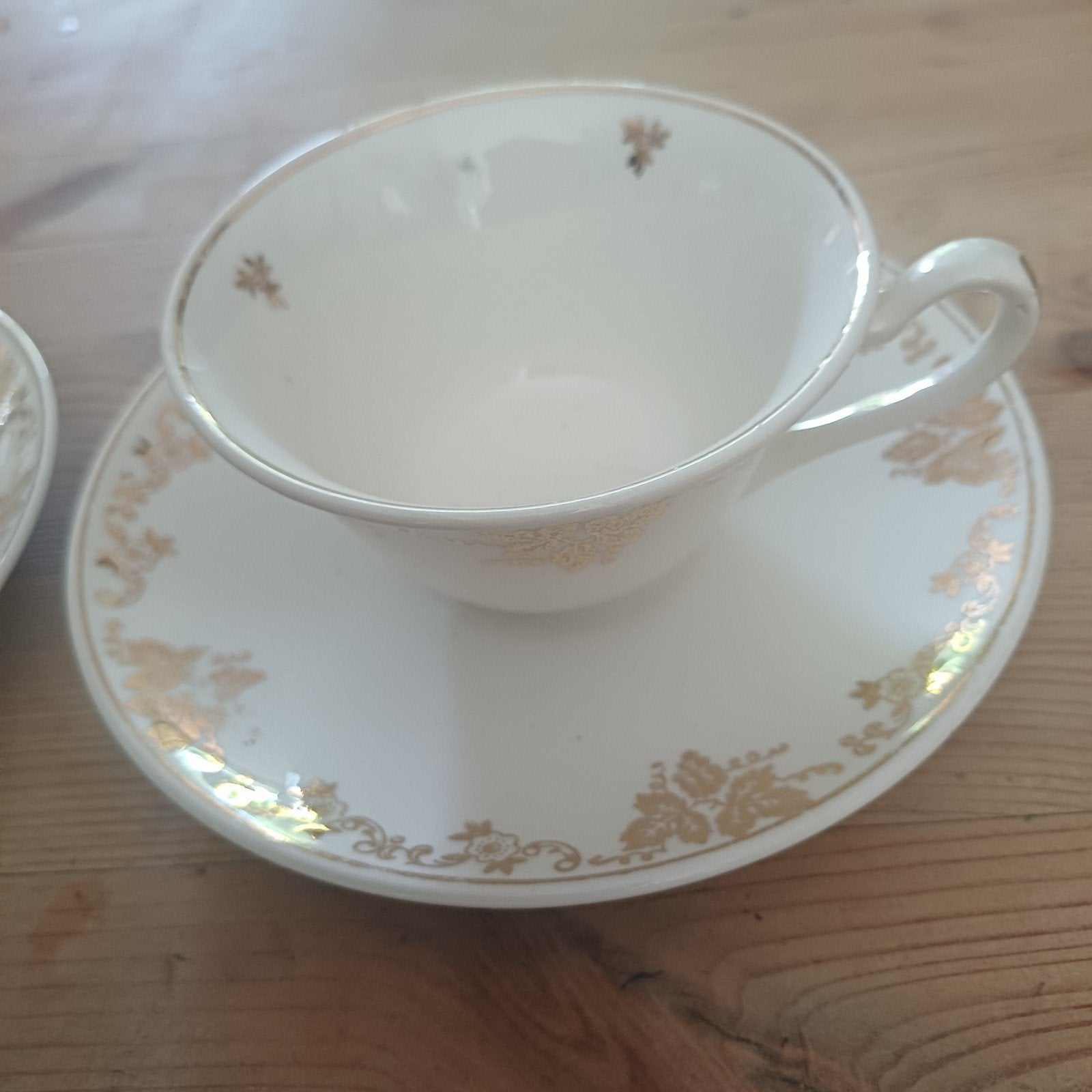 Vintage 2 theekopjes met schotels regout maastricht, Ophalen of Verzenden