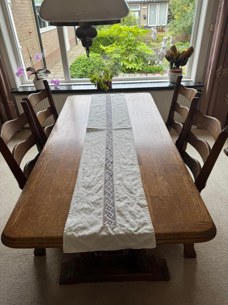 Eettafel + stoellen, Ophalen, Zo goed als nieuw, 4 tot 6 stoelen