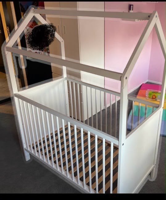 Huis bedje, Ophalen, Zo goed als nieuw, 180 cm of meer, 85 tot 100 cm