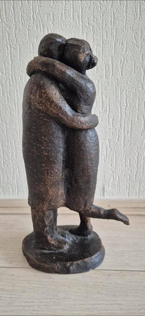 keramiek beeld, Groep mensen, Ophalen of Verzenden, Handgemaakt, 20 - 50 cm