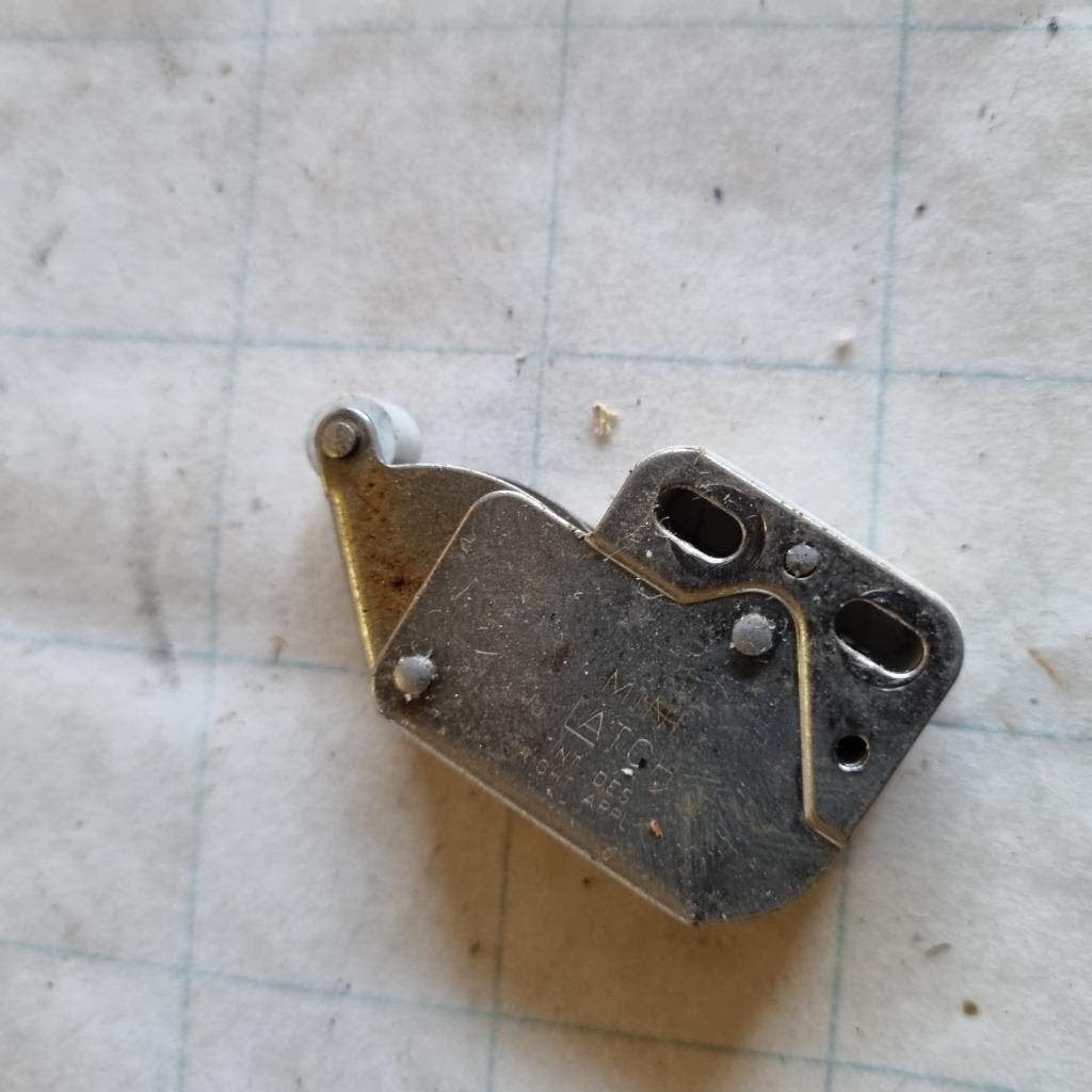 10x MINI LATCH kastsluiting zonder vanger, Ophalen, Gebruikt