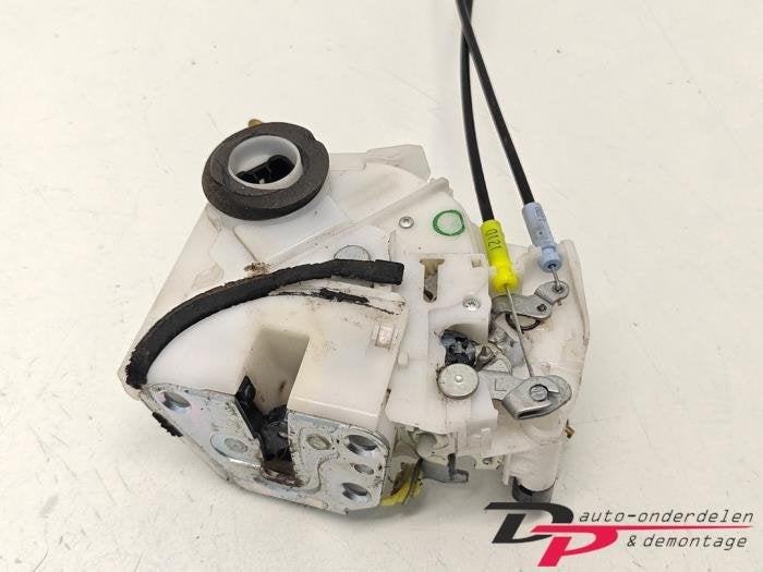 Deurslot Mechaniek 4Deurs links-voor van een Daihatsu Cuore, Gebruikt, Daihatsu, -, -