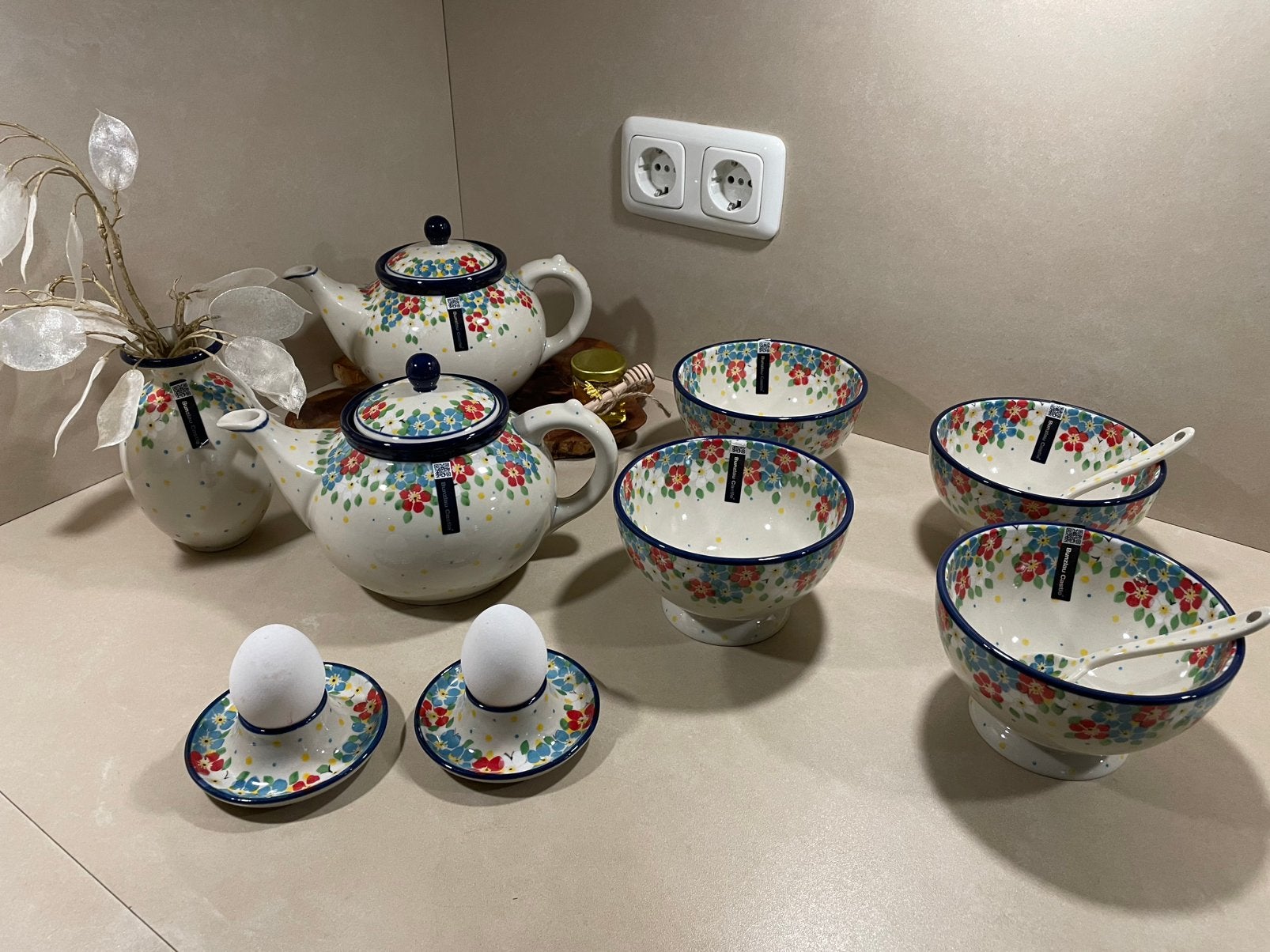 Prachtige, nieuwe Bunzlau servies set - 11-delig, Nieuw, Ophalen of Verzenden, Overige stijlen, Aardewerk