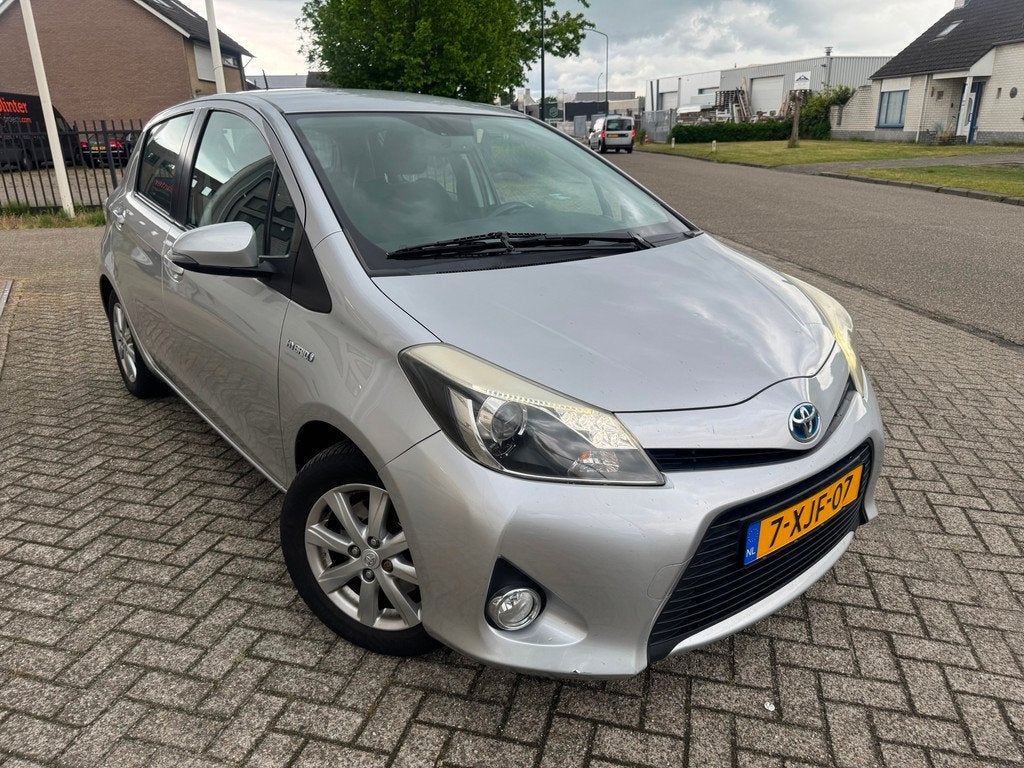 Toyota Yaris 1.5 Full Hybrid Aspiration Camera, Cruise contr, Euro 5, 1497 cc, Gebruikt, 4 cilinders