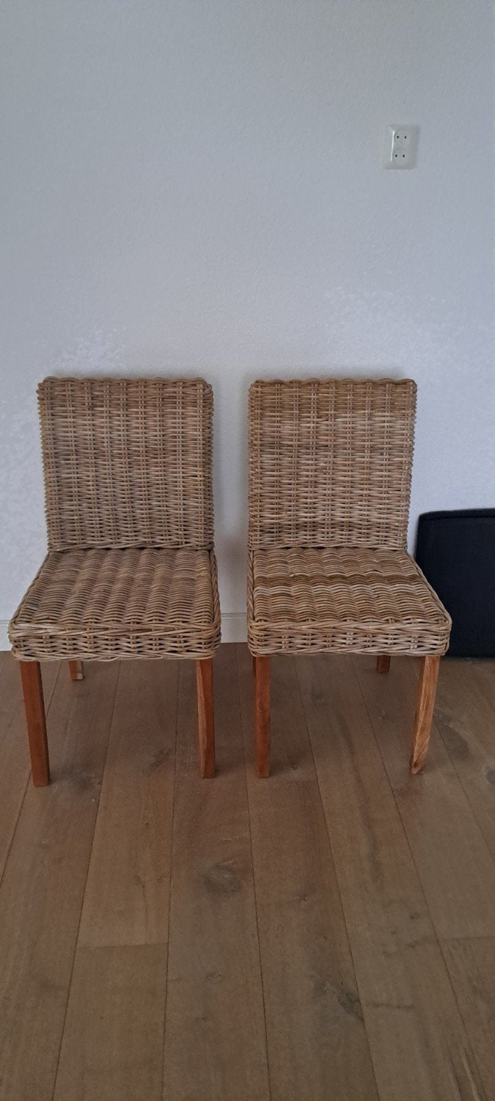2 comfortabele Rotan stoelen. i.z.g.st, Huis en Inrichting, Ophalen, Overige kleuren, Twee