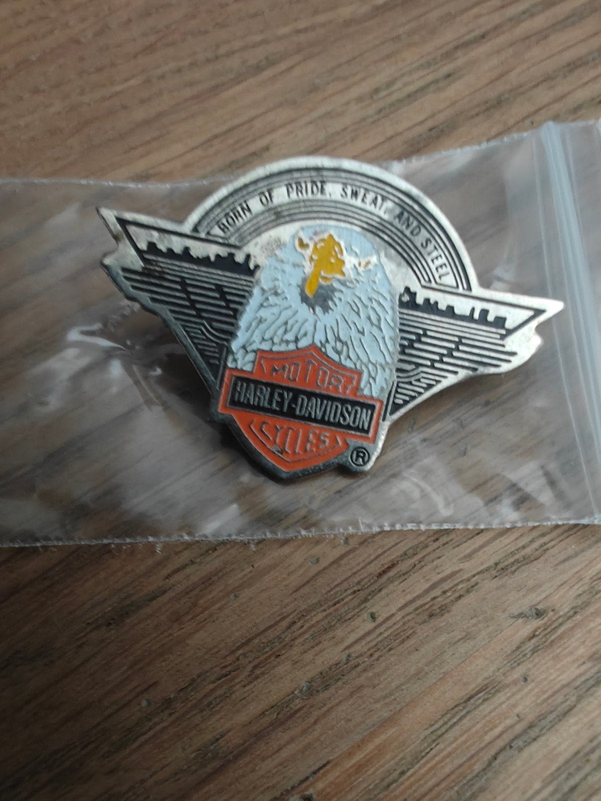 Harley Davidson pin (prijs incl verzendkosten)., Verzenden, Zo goed als nieuw, Merk, Speldje of Pin