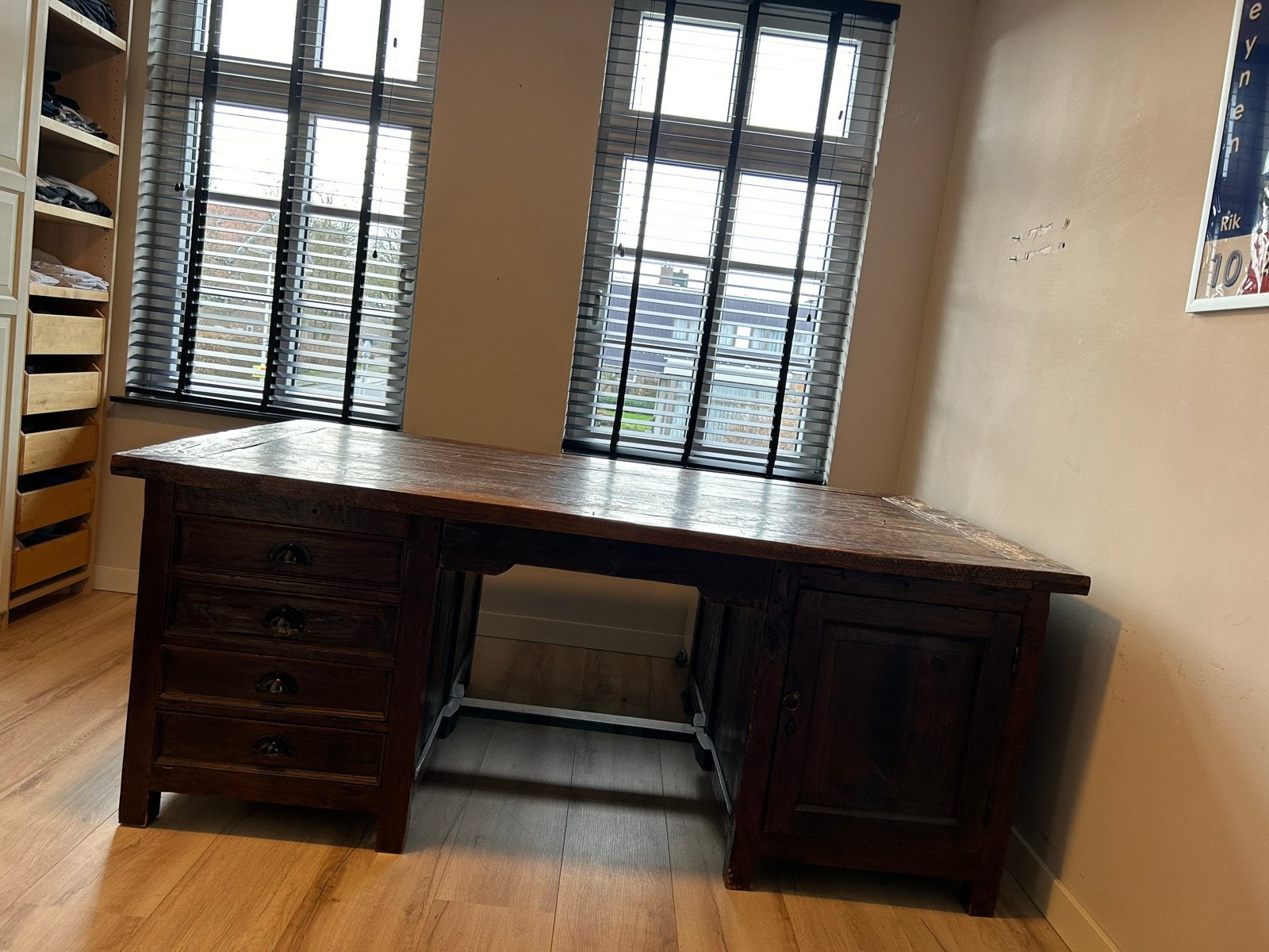 Groot houten bureau met kasten en lades - renovatieproject, Ophalen, Gebruikt, Bureau-kast combinatie, Hout