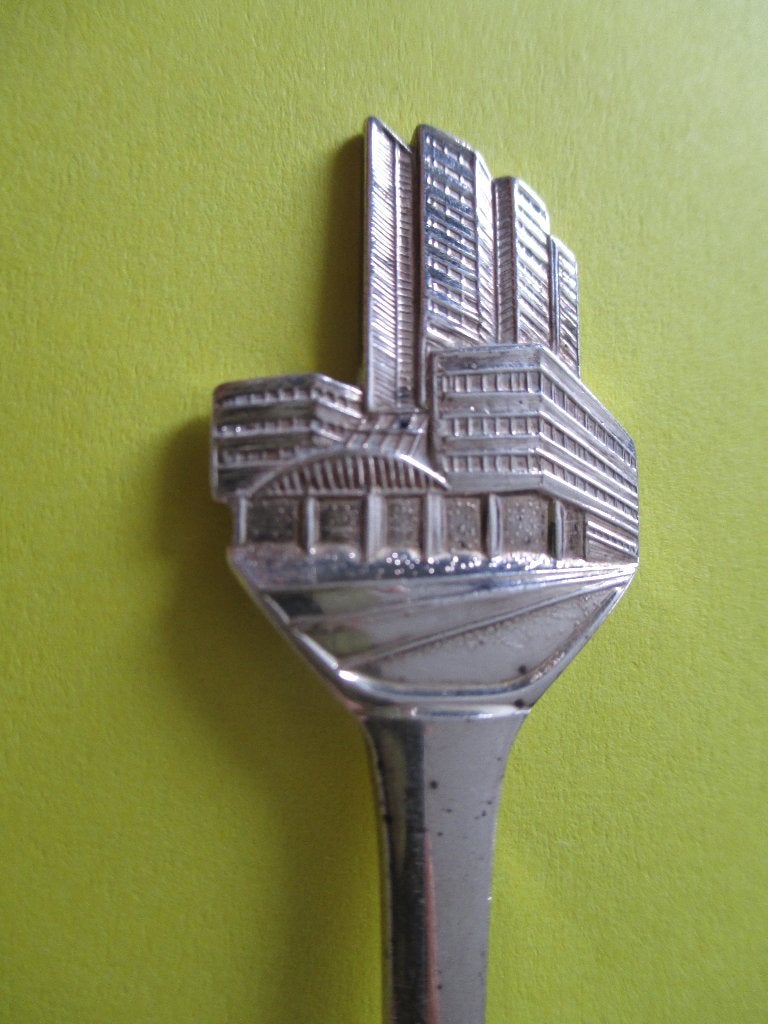 Herinneringslepeltje  met gebouw, Verzamelen, Verzenden, Gebruikt