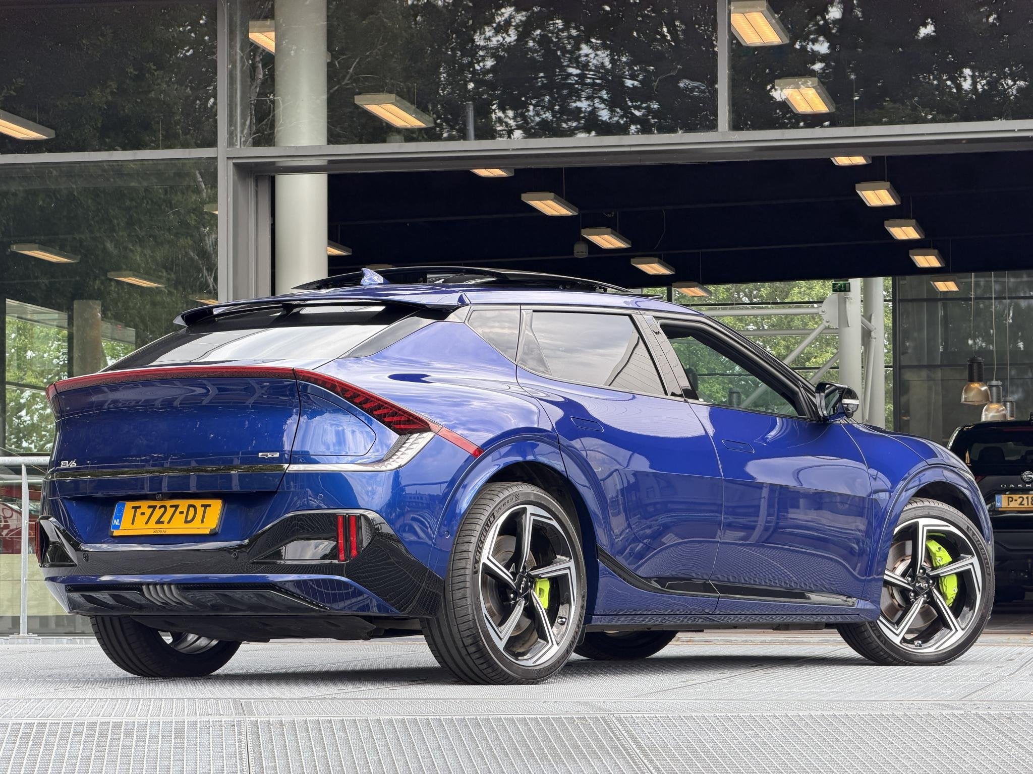 Kia EV6 GT AWD 77.4 kWh 585PK | SOH 94,7% | Panoramadak | Me, Auto's, Blauw, Alcantara, 2100 kg, Origineel Nederlands