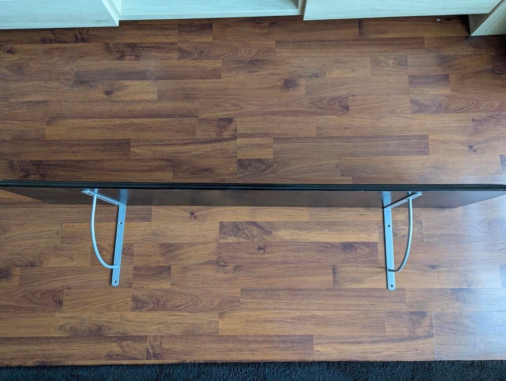 Zwarte wandplank/boekenplank met wandbeugels. IZGS, Huis en Inrichting, Woonaccessoires | Wandplanken en Boekenplanken, Ophalen