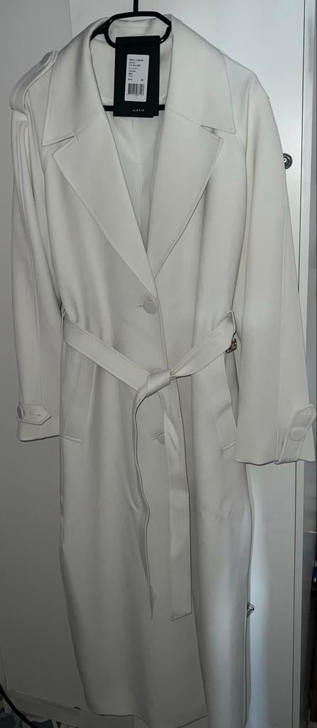 Nikkie Illy Trenchcoat Crème Maat 38, Ophalen of Verzenden, Nieuw, Maat 38/40 (M), Wit