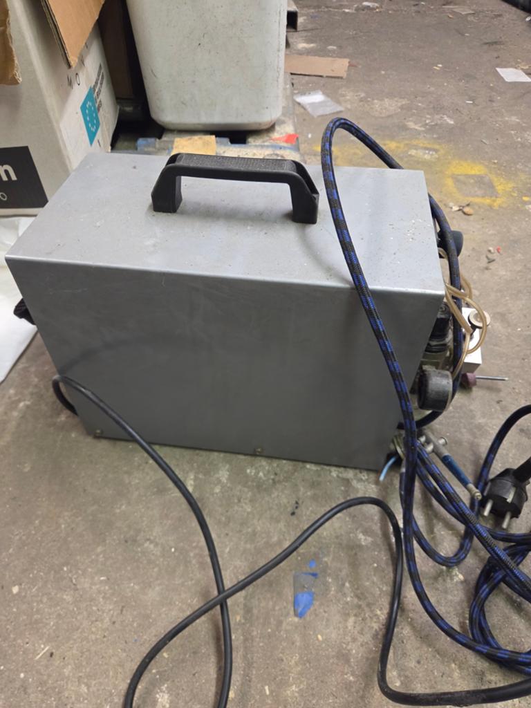Airbrush compressor met toebehoren, Ophalen of Verzenden, Gebruikt