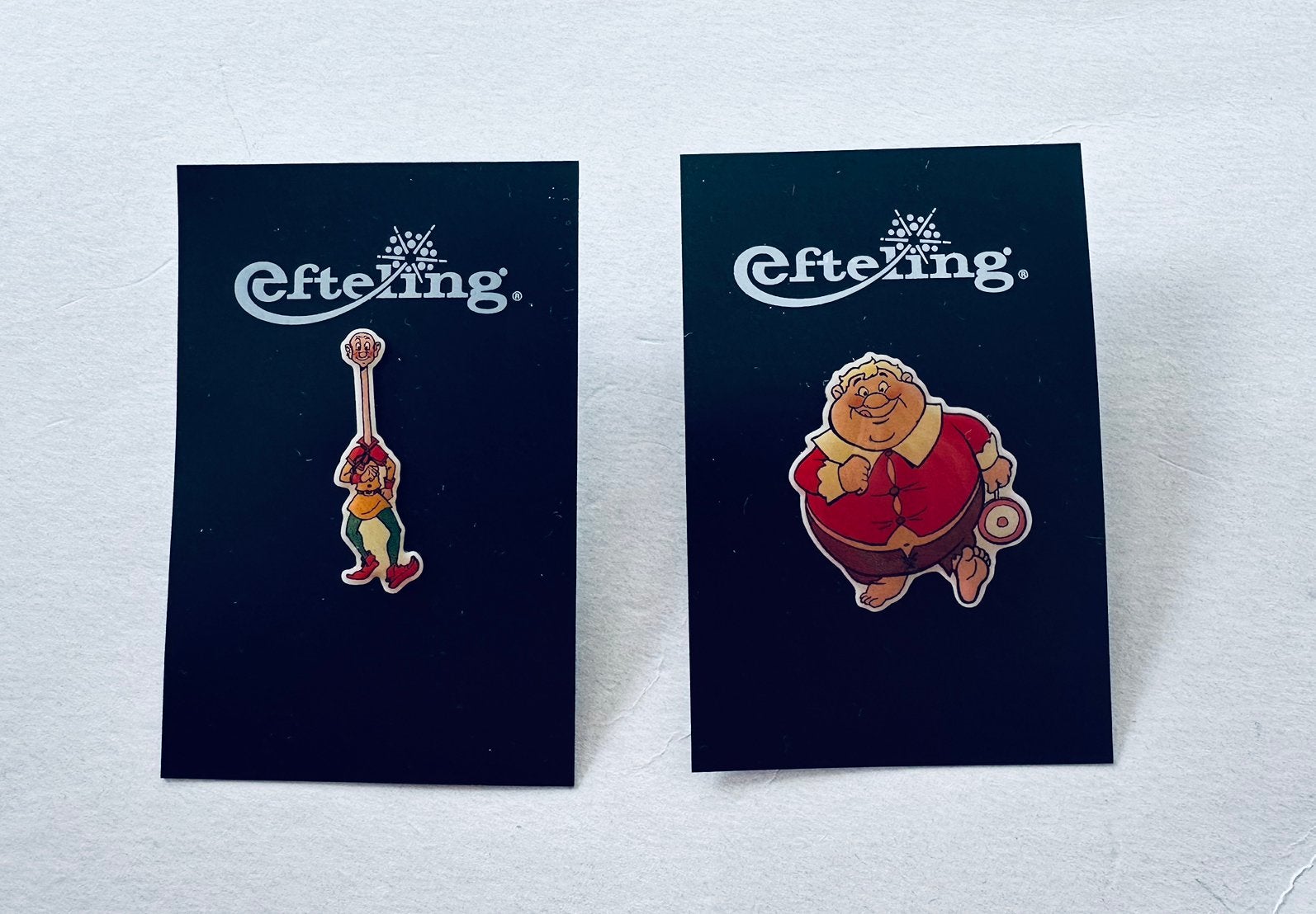 Eftelingpins lang nek en holle bolle gijs, Ophalen of Verzenden, Nieuw, Button of Speldje