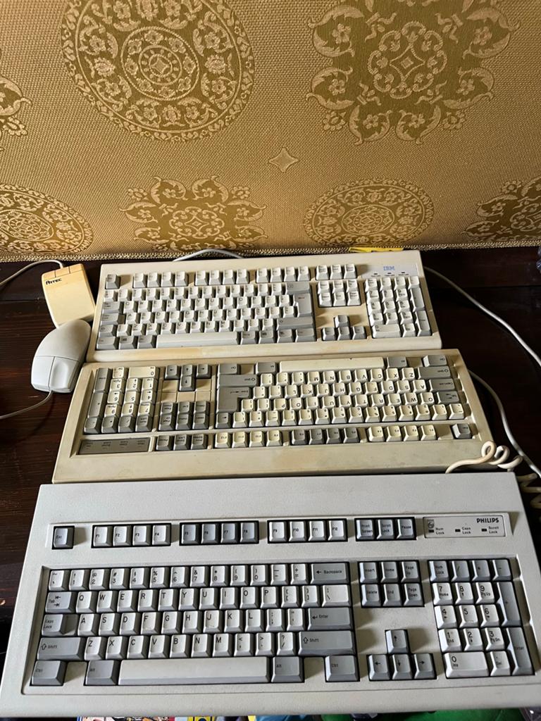 Oude computer toetsenborden - IBM en Philips, Ophalen of Verzenden